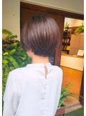 夏映えオリーブベージュの美シルエットショート