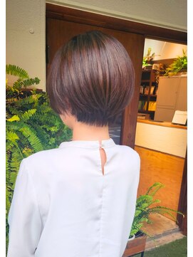 スクエアウーノ 博多(SQUARE*UNO HAKATA) 夏映えオリーブベージュの美シルエットショート