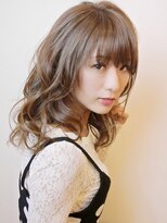 ブルームシエル(bloom ciel)&nbsp;ツヤ感×ゆる巻きの大人フェミニンミディ