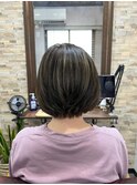 ショートボブ/センターパート/ツヤ髪/グラデーション/イヤリング