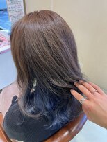 アズール 草加(azule)&nbsp;インナーカラー　ネイビー　ゆるふわロング