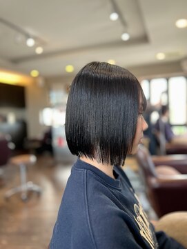 トゥファインラックス(toofineLuxe) 前下がりプツッとボブ