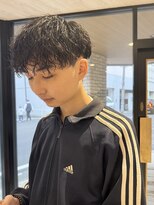 パーク(PAAQ)&nbsp;スパイラルパーマツイスト縦落ちメンズカットメンズパーマ