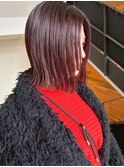 ワインレッドカラーのボブスタイル