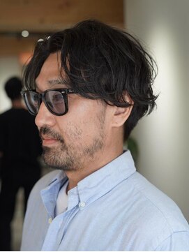 クオル キャスト 神戸三宮(QOL×cast) 大人毛流れニュアンスフェザーパーマ