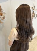ツヤ感重視のグレージュロング