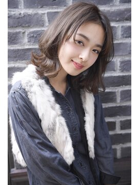 エストリア 栄店(ESTREA) 外ハネミディアム　by鬼頭