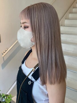 イト(ito) 【 ito ／ 梅田 】ホワイトカラー×切りっぱなし