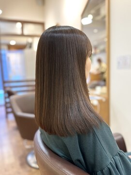 フリージア(freesia) 艶髪ストレート/髪質改善トリートメント/30代40代50代