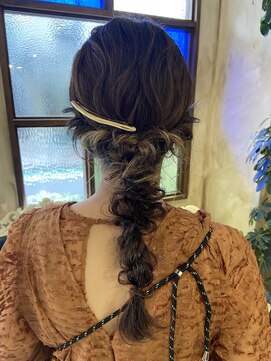 エニエンメイクス 立川(ENIEN MAKE'S) 編みおろし/ロングヘアアレンジ/バレッタアレンジ