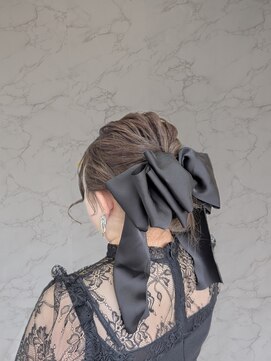 ウシワカマルエムティードット(USHIWAKAMARU MT.) ヘアアレンジ×シニヨン