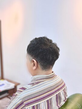 オーワンシーオー(o1co) 【 ツイストスパイラルパーマ/メンズパーマ / ビジネスマン向 】