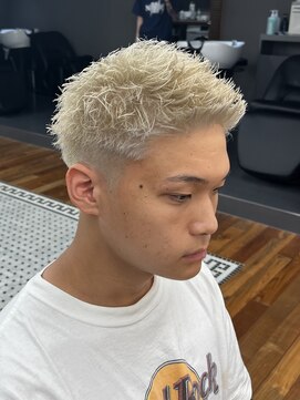 ザデイトウキョウ 表参道 青山(THE DAY TOKYO) スパイキーフェード/ハイトーン/メンズカット/刈り上げショート