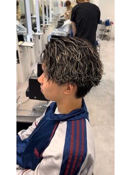 オーシャントーキョー 仙台(OCEAN TOKYO) ハイライト波巻きツイストスパイラルツーブロックメンズパーマ