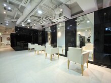 ケーツー心斎橋 クイーンズガーデン バイ ケーツー(K two QUEEN'S GARDEN by K two)の雰囲気（レイヤーカット&顔周りカット♪髪質改善との組み合わせも◎）