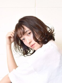 デッカドゥ 阪急茨木(DECCA-DEUX)の写真/【茨木市駅すぐ】似合わせ×コスメパーマ◎朝のセットが劇的に楽に。ダメージレスに叶える理想の曲線美。