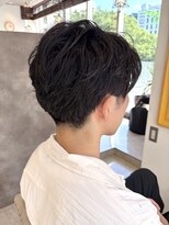パクタ(PAcuTA.)&nbsp;パーマを活かしたメンズショート。