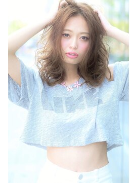 トリコ心斎橋(trico) メルティカラー@センターパートエアリーカールふわミディ