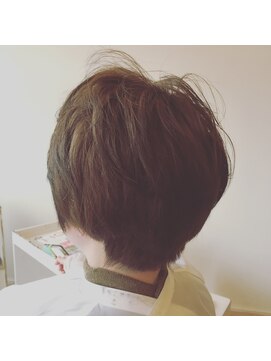 カタチヘアー(HAIR) ハル。。。オトナ。。。ショート。。。カタチ。。。