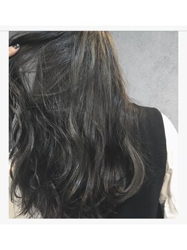 ヘアサロンM 新宿 たっぷりハイライト☆グレーカラー