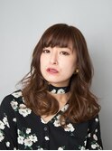 ツヤ感つるっとカール大人セミロング（＝ ウォームブラウン）
