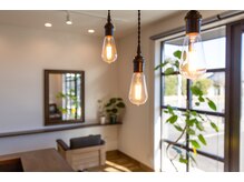 ブラウンと緑を基調にした落ち着ける雰囲気◎