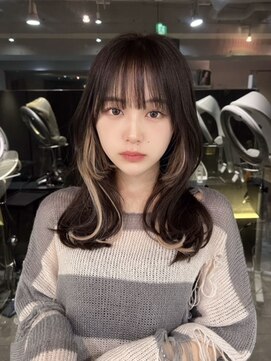 ウィリートーキョー 渋谷(WELLY TOKYO) なえなの【ミディアムレイヤーxインナーカラー】