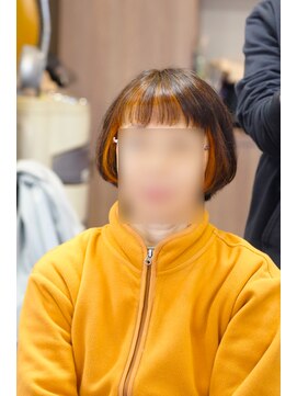 ドゥージングヘアースクラッチ(Dozing Hair Scratch) お洒落系ヘナ染めボブヘア
