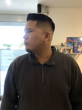 グッドプレイスアンドシング(Good Place&thing) メンズカットフェードスキンフェードフェザーアップ短髪