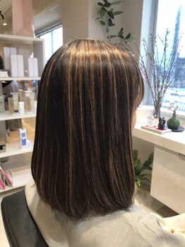 ルーチェ エ マジーア(luce e Magia.)の写真/白髪は隠さず活かす！伸びても気にならない白髪カバーをご提案いたします。毎日のセットも楽に♪