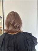 ピンクベージュ
