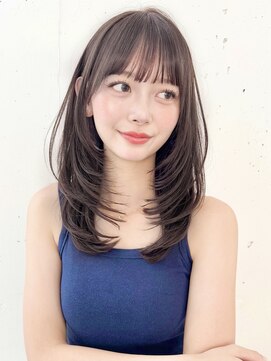 ビーチ(BEACH) ワンカールでかわいいロングレイヤーフルバング柔らかベージュ