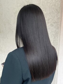 ソレア(solea)の写真/今までにないうるツヤな手触りを実現!髪質改善を追及した縮毛矯正で、ダメージレスで自然な仕上がりに♪