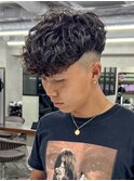 スキンフェードスパイキーショートパーマ短髪刈り上げ