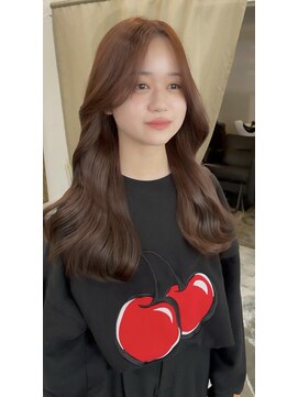 ベルダ(BELDAD) ベージュカラーの韓国巻きヘア