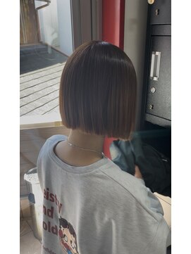 ヴァイオレット(VIOLET) 切りっぱなしボブ