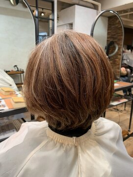 フラココ 神楽坂(hurakoko kagurazaka) 【廣田真弓】白髪ぼかしハイライトスタイル