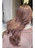 ピンクベージュ