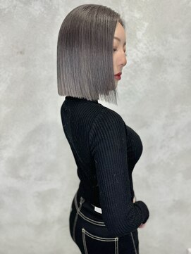 アルマバイロサ(ALMA by ROSA) 切っぱなしボブ×グレージュカラー 担当SE-YA