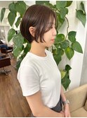ショートボブ オリーブベージュ