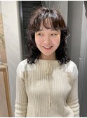 20代30代大人可愛いミディアムウルフくせ毛風パーマ