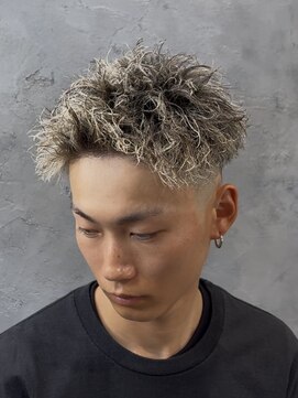 ネクストゼロ(NEXT zerO) 短髪　シャッフルパーマ