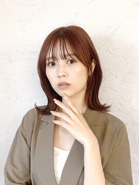 アメリラブ(ameri love) 外ハネ×切りっぱなし×小顔ミディ