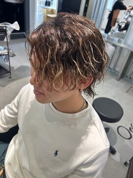 メンズサロン キング 枚方店(Men’s salon K!ng) 波巻きツイストスパイラルパーマ/フェザーパーマ/眉毛/メンズ