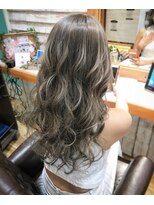 シャルル(charles)&nbsp;夏色☆外国人風バレイヤージュヘア〈aoi〉