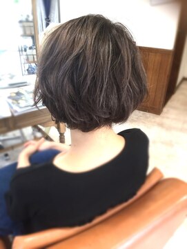 美容室 ティアナ ココ(TIEANA.COCO) 『カラー』グレージュハイライト×ウェーブマッシュボブ