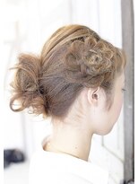 ラックスビールーチェ 沖縄那覇イオンモール店(LUXBE LUCE) ゆるさのあるお花セット【LUXBE LUCE 沖縄那覇店】