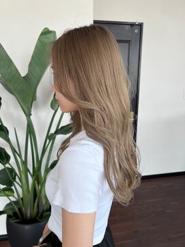 ザネイバー(The Neighbor) レイヤースタイル×スモーキーベージュ