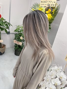 レアル 天王寺 阿倍野(REAL) ホワイト/ピンク/ベージュ/ハイトーン/Wカラー/ケアブリーチ