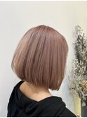 淡いピンクベージュ